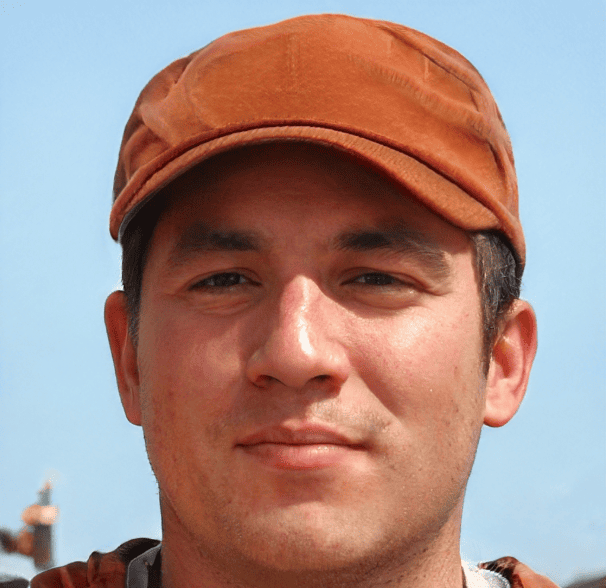 <em>Luis F.</em>